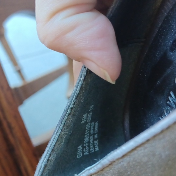 Andrew Geller 3" wedge, unique heel design, gray, leather,  red sole, Gina, 8.5 - Picture 5 of 5